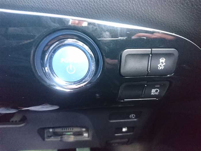 2019 Toyota Prius PHV ZVW52 (UW-69d9fa3a542b8)[25]