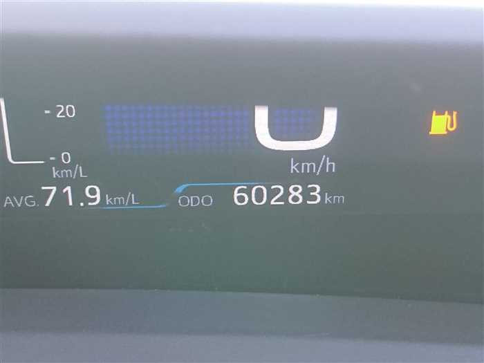 2019 Toyota Prius PHV ZVW52 (UW-69d9fa3a542b8)[27]