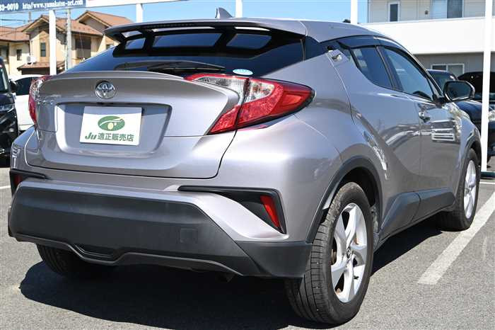 2019 Toyota C-HR DBA-NGX10 (UW-69d9f9e3a6b11)[1]