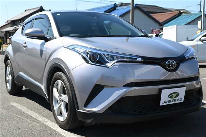 2019 Toyota C-HR DBA-NGX10 (UW-69d9f9e3a6b11)[2]