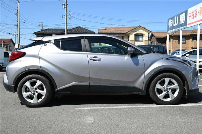 2019 Toyota C-HR DBA-NGX10 (UW-69d9f9e3a6b11)[7]
