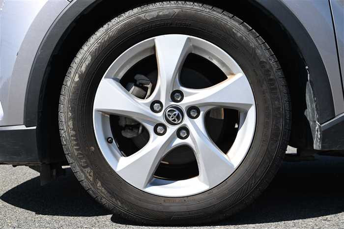 2019 Toyota C-HR DBA-NGX10 (UW-69d9f9e3a6b11)[9]