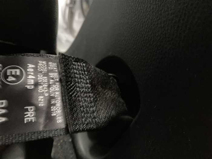 2019 Toyota C-HR DBA-NGX10 (UW-69d9f9e3a6b11)[24]