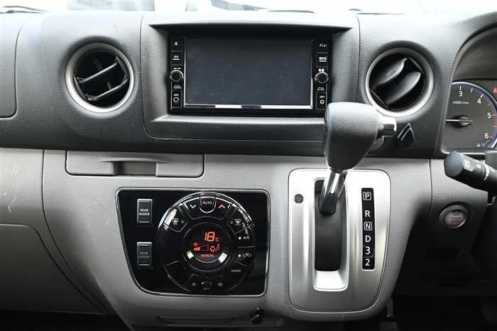 2020 Nissan NV350 Caravan LDF-VW2E26 (UW-69d9f9ed3431a)[25]