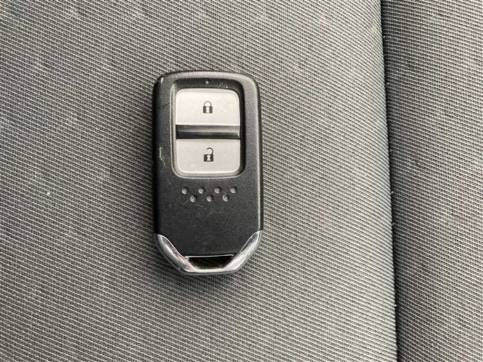 2021 Honda Fit 6BA-GR1 (UW-69d9f9ededbaf)[22]