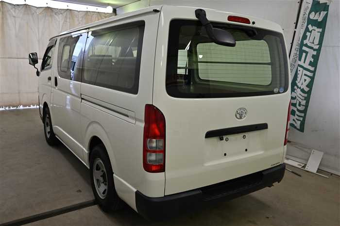 2017 Toyota Hiace Van CBF-TRH200V (UW-69d9f9eecbdbf)[3]