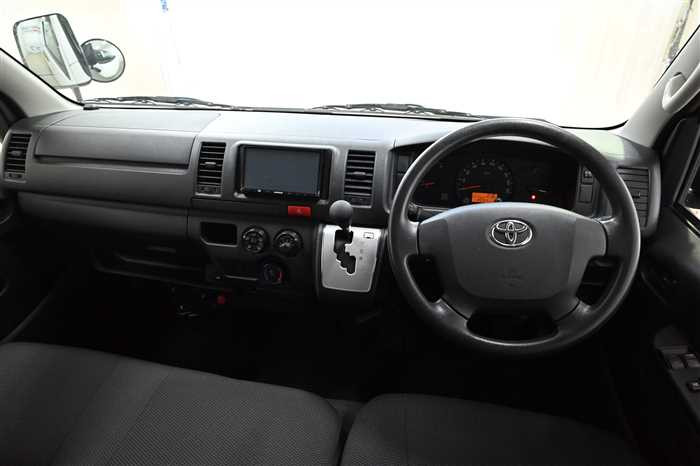 2017 Toyota Hiace Van CBF-TRH200V (UW-69d9f9eecbdbf)[7]