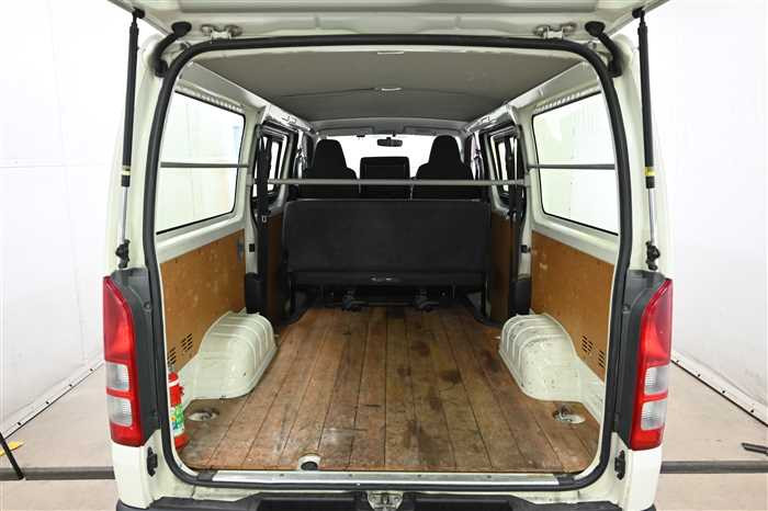 2017 Toyota Hiace Van CBF-TRH200V (UW-69d9f9eecbdbf)[9]