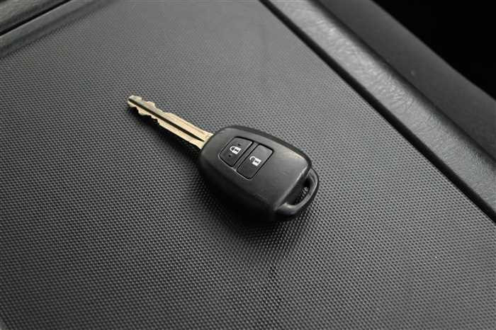 2017 Toyota Hiace Van CBF-TRH200V (UW-69d9f9eecbdbf)[18]