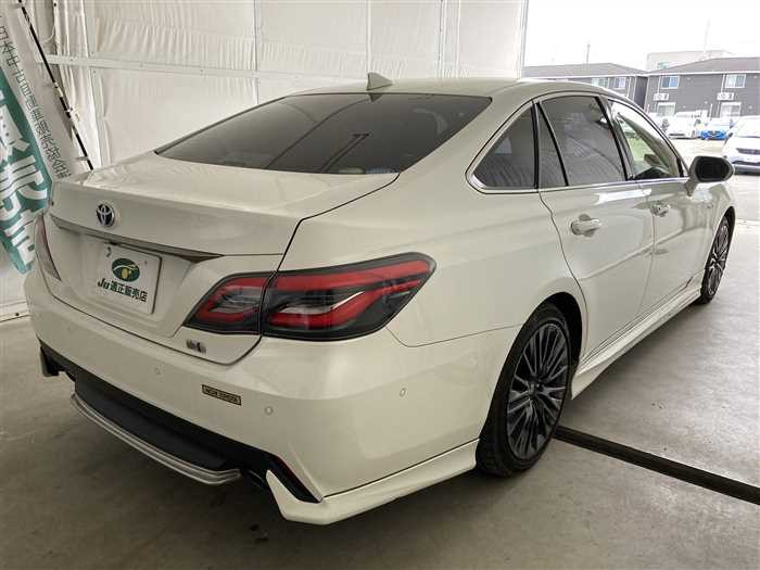 2020 Toyota Crown Hybrid 6AA-AZSH20 (UW-69d9f9f0acb38)[1]