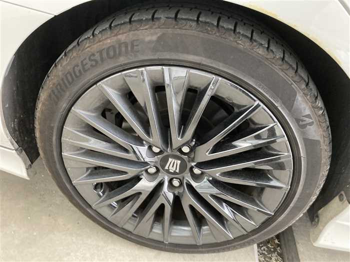 2020 Toyota Crown Hybrid 6AA-AZSH20 (UW-69d9f9f0acb38)[8]