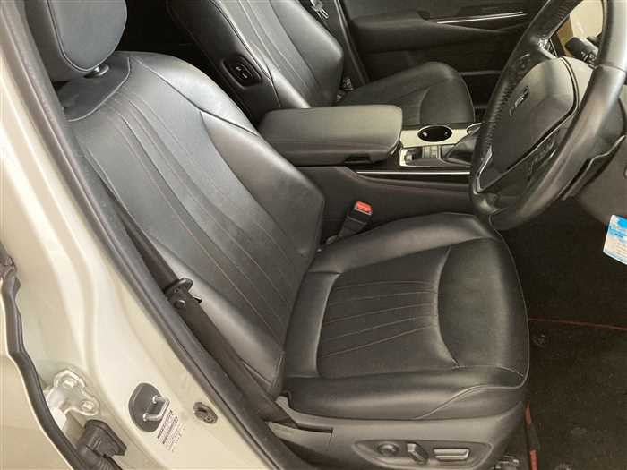 2020 Toyota Crown Hybrid 6AA-AZSH20 (UW-69d9f9f0acb38)[9]