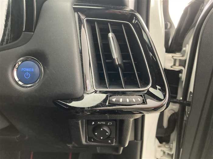 2020 Toyota Crown Hybrid 6AA-AZSH20 (UW-69d9f9f0acb38)[17]