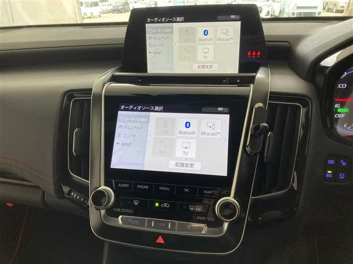 2020 Toyota Crown Hybrid 6AA-AZSH20 (UW-69d9f9f0acb38)[21]