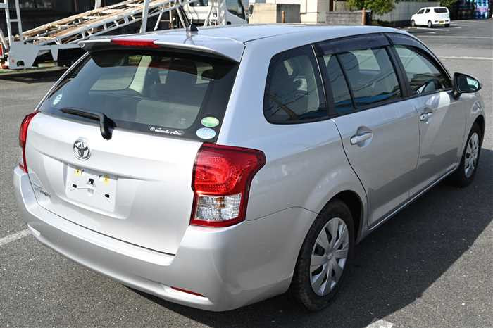 2013 Toyota Corolla Fielder DBA-NZE161G (UW-69d9f9f1590ba)[1]