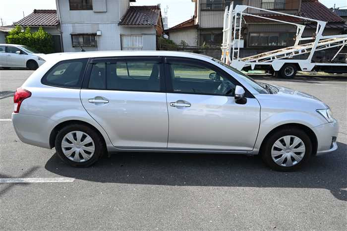 2013 Toyota Corolla Fielder DBA-NZE161G (UW-69d9f9f1590ba)[5]