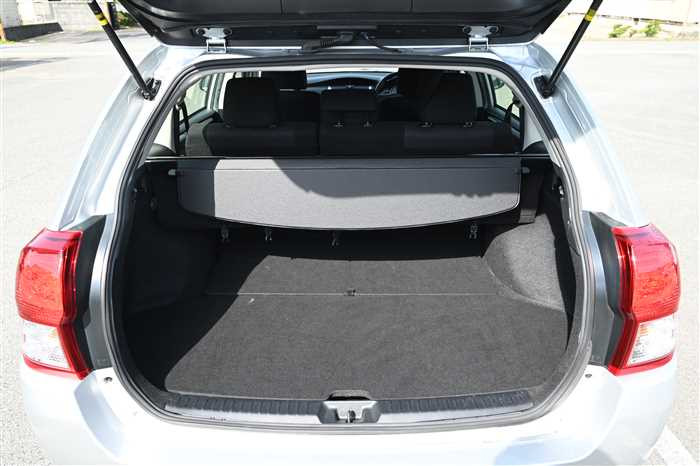 2013 Toyota Corolla Fielder DBA-NZE161G (UW-69d9f9f1590ba)[14]