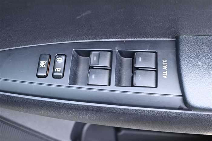 2013 Toyota Corolla Fielder DBA-NZE161G (UW-69d9f9f1590ba)[17]