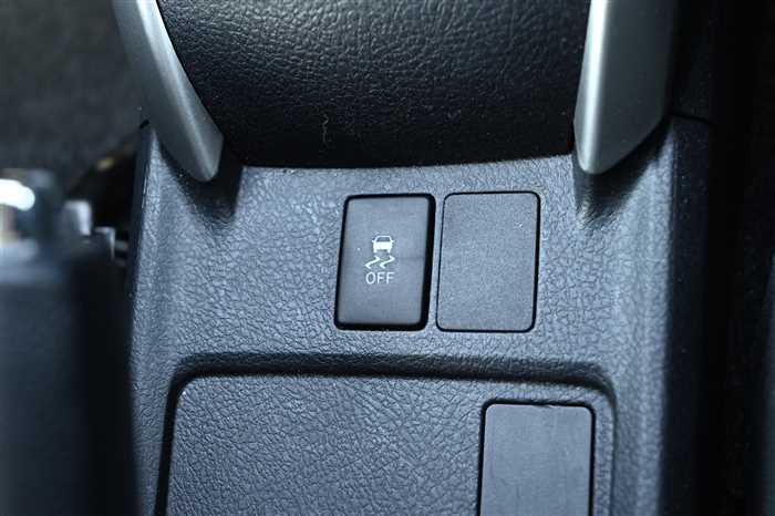 2013 Toyota Corolla Fielder DBA-NZE161G (UW-69d9f9f1590ba)[19]