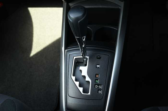 2013 Toyota Corolla Fielder DBA-NZE161G (UW-69d9f9f1590ba)[20]