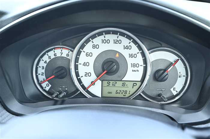 2013 Toyota Corolla Fielder DBA-NZE161G (UW-69d9f9f1590ba)[26]