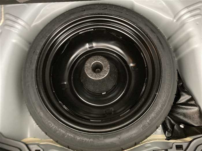 2021 Toyota Aqua 6AA-NHP10 (UW-69d9f9f143c04)[12]