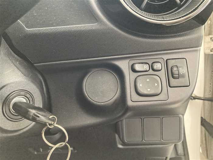 2021 Toyota Aqua 6AA-NHP10 (UW-69d9f9f143c04)[17]