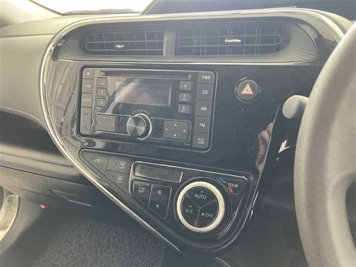 2021 Toyota Aqua 6AA-NHP10 (UW-69d9f9f143c04)[18]