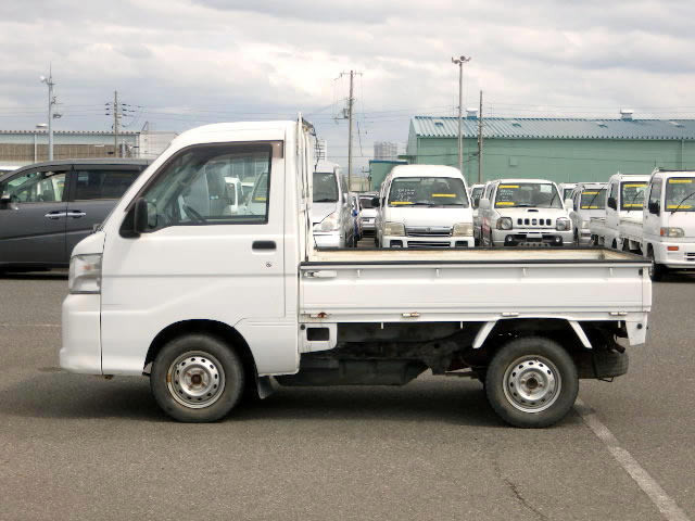 2012 Toyota Pixis S211U (UW-69e73bf2ae49d)[3]