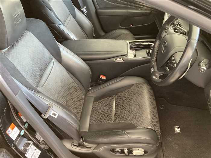 2017 Lexus LS DAA-GVF50 (UW-69d9f9e48ec2e)[9]