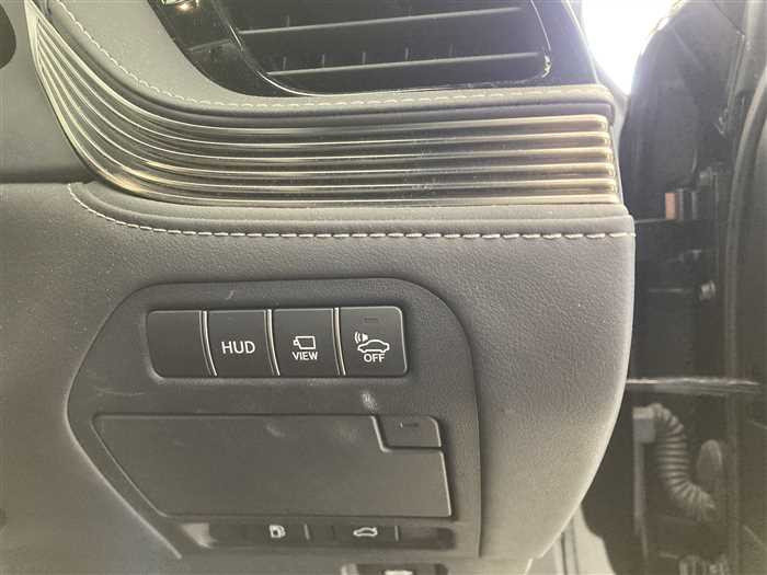 2017 Lexus LS DAA-GVF50 (UW-69d9f9e48ec2e)[17]