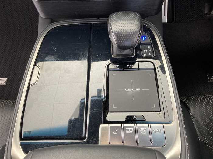 2017 Lexus LS DAA-GVF50 (UW-69d9f9e48ec2e)[19]