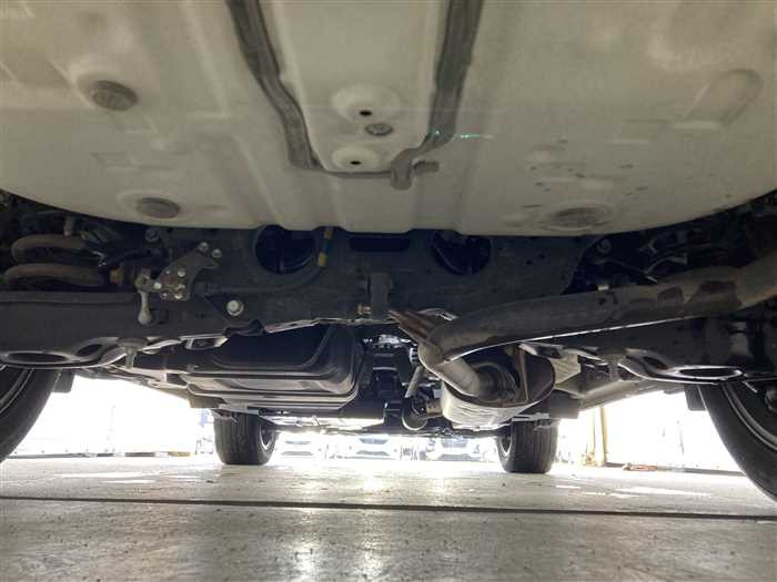 2017 Toyota Harrier DBA-ZSU60W (UW-69d9f9e5793a8)[6]