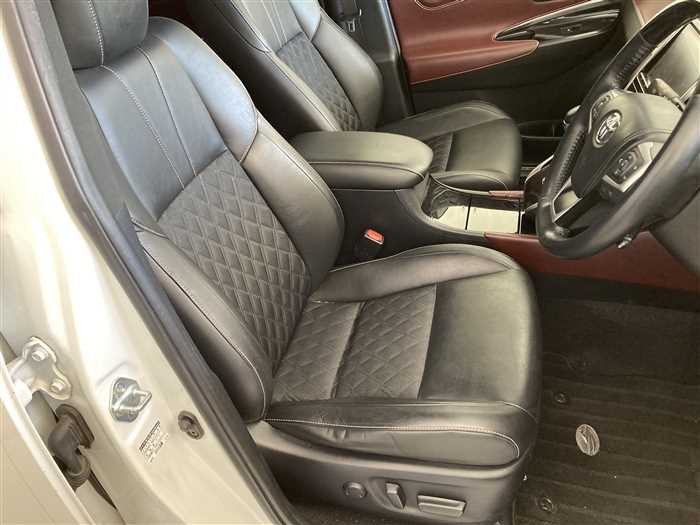 2017 Toyota Harrier DBA-ZSU60W (UW-69d9f9e5793a8)[9]