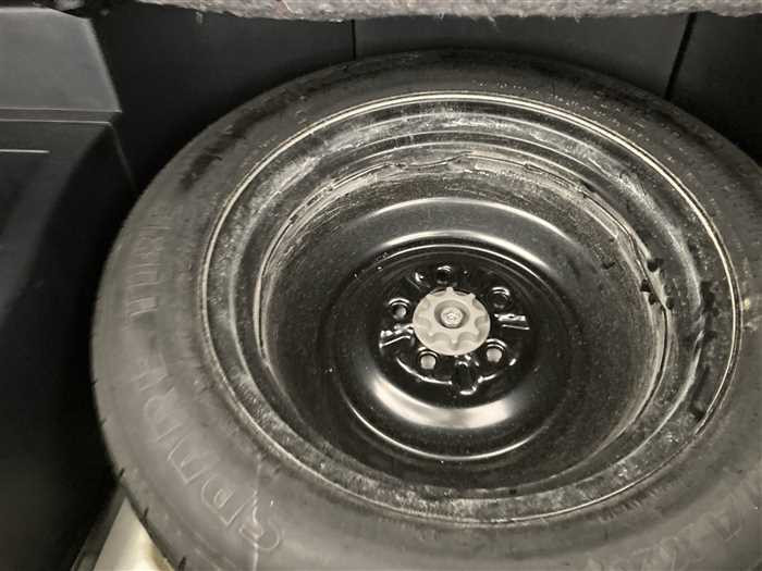 2017 Toyota Harrier DBA-ZSU60W (UW-69d9f9e5793a8)[12]