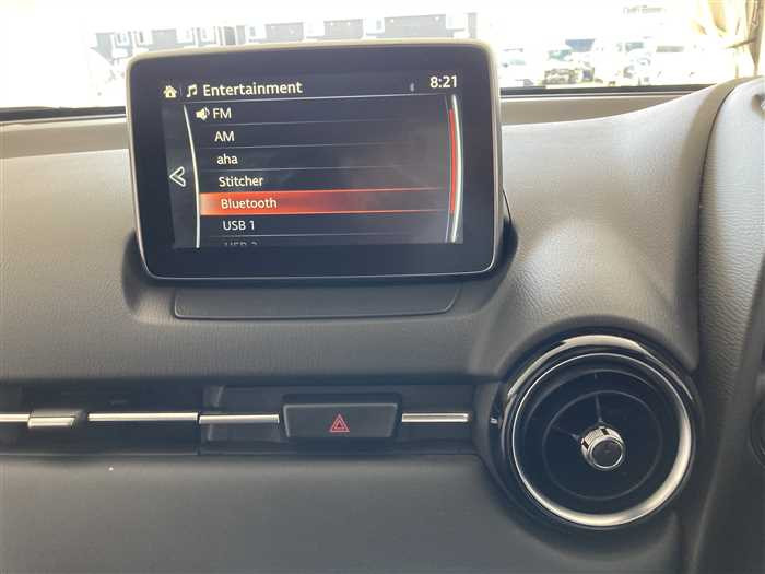 2015 Mazda Demio LDA-DJ5FS (UW-69d9f9e582f1c)[21]