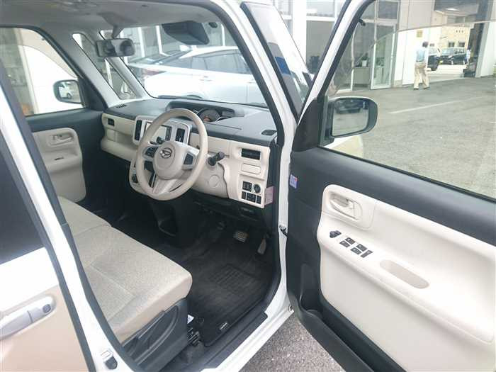 2017 Daihatsu Move Canbus LA800S (UW-69d9f9e5d6286)[9]