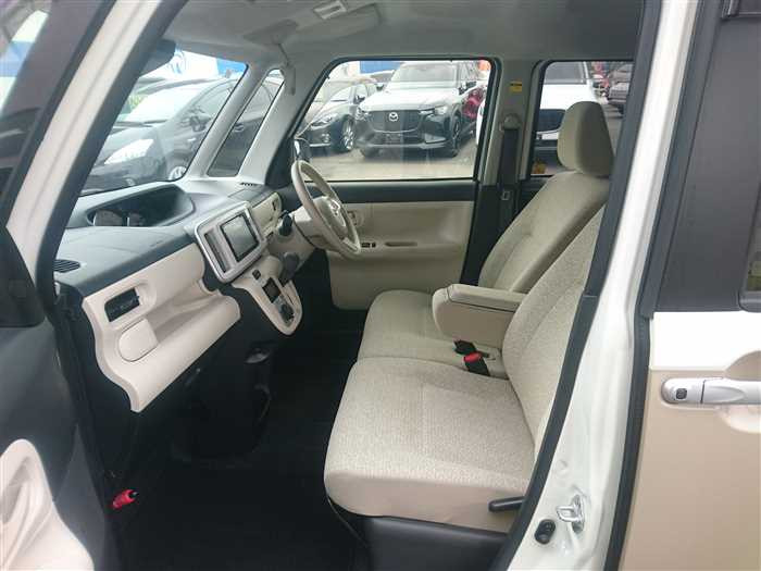 2017 Daihatsu Move Canbus LA800S (UW-69d9f9e5d6286)[14]