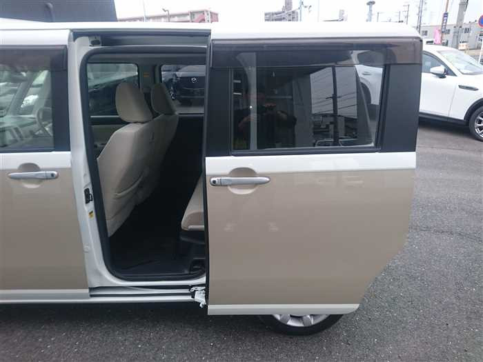 2017 Daihatsu Move Canbus LA800S (UW-69d9f9e5d6286)[15]