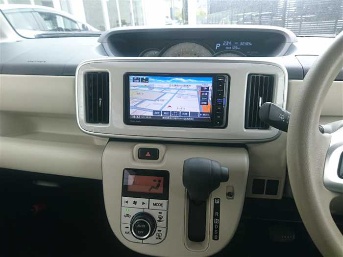 2017 Daihatsu Move Canbus LA800S (UW-69d9f9e5d6286)[20]