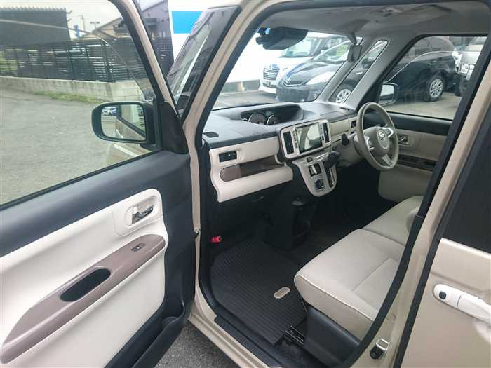 2019 Daihatsu Move Canbus LA800S (UW-69d9f9e68fe40)[13]