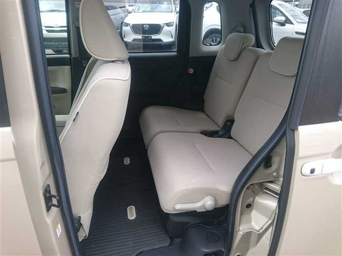 2019 Daihatsu Move Canbus LA800S (UW-69d9f9e68fe40)[16]