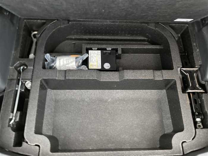 2014 Mitsubishi RVR DBA-GA4W (UW-69d9f9eb4dd39)[14]