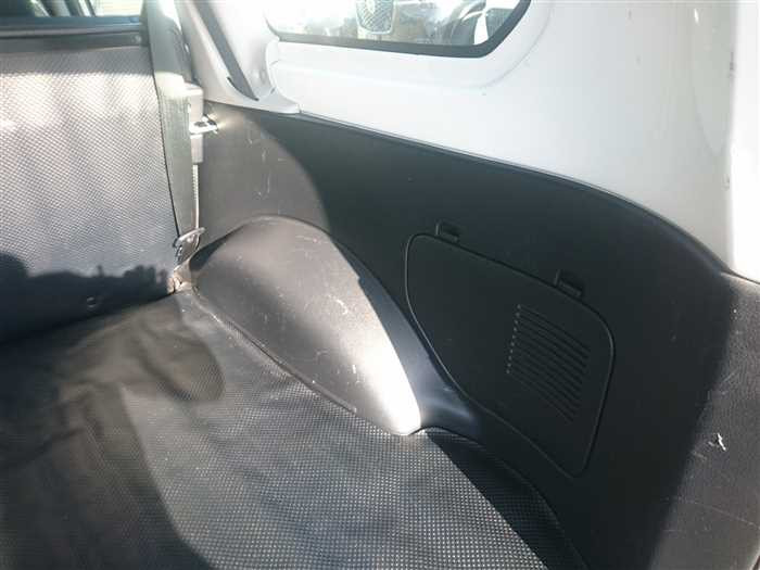 2021 Toyota Probox Van NHP160V (UW-69d9f9eb52f59)[15]