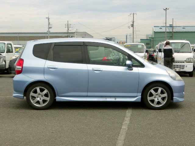 2001 Honda Fit GD1 (UW-69f018e8468a3)[2]