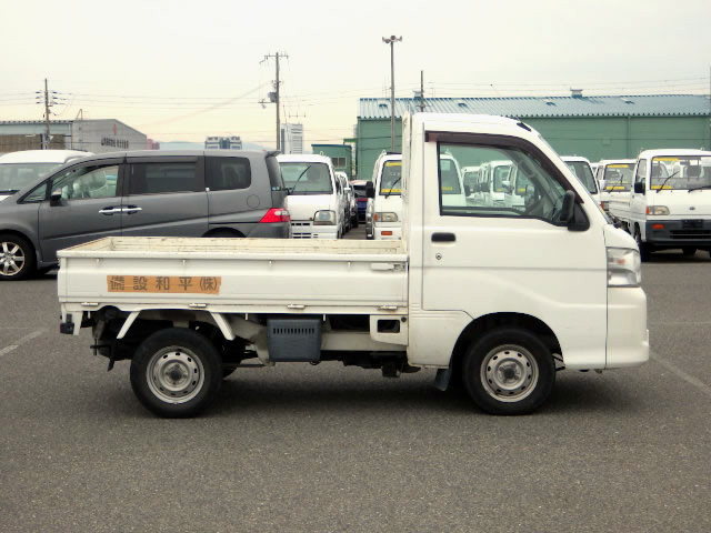 2013 Toyota Pixis S201U (UW-69ead24c60a6d)[2]