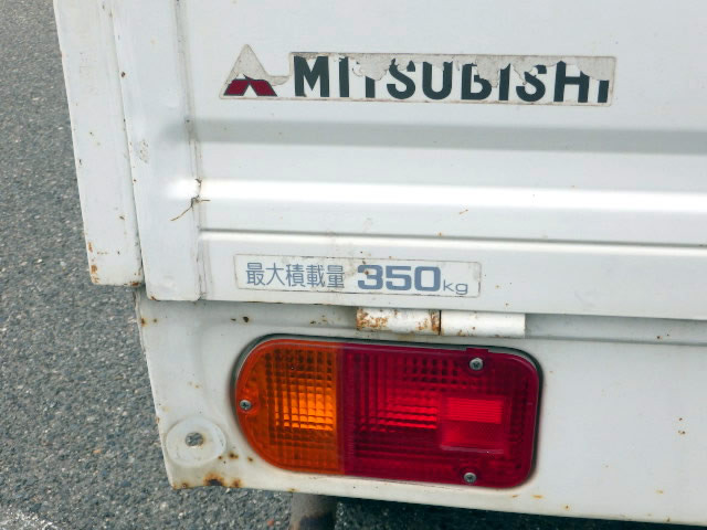 1996 Mitsubishi Minicab Truck U42T (UW-69eae22699306)[31]