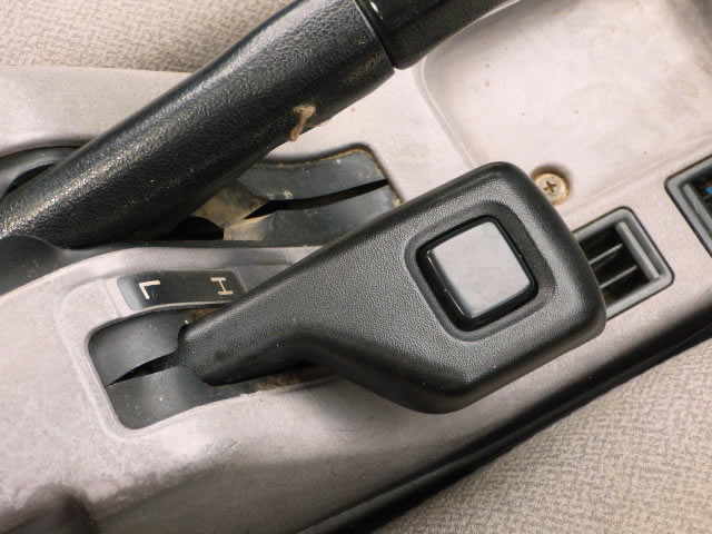 1996 Mitsubishi Minicab Truck U42T (UW-69eae22699306)[14]