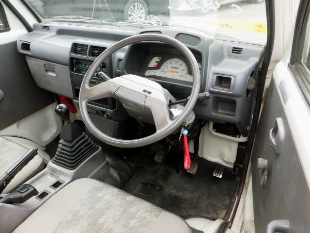 1996 Mitsubishi Minicab Truck U42T (UW-69eae22699306)[10]