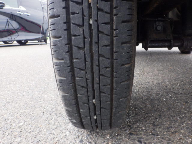 1996 Mitsubishi Minicab Truck U42T (UW-69eae22699306)[29]